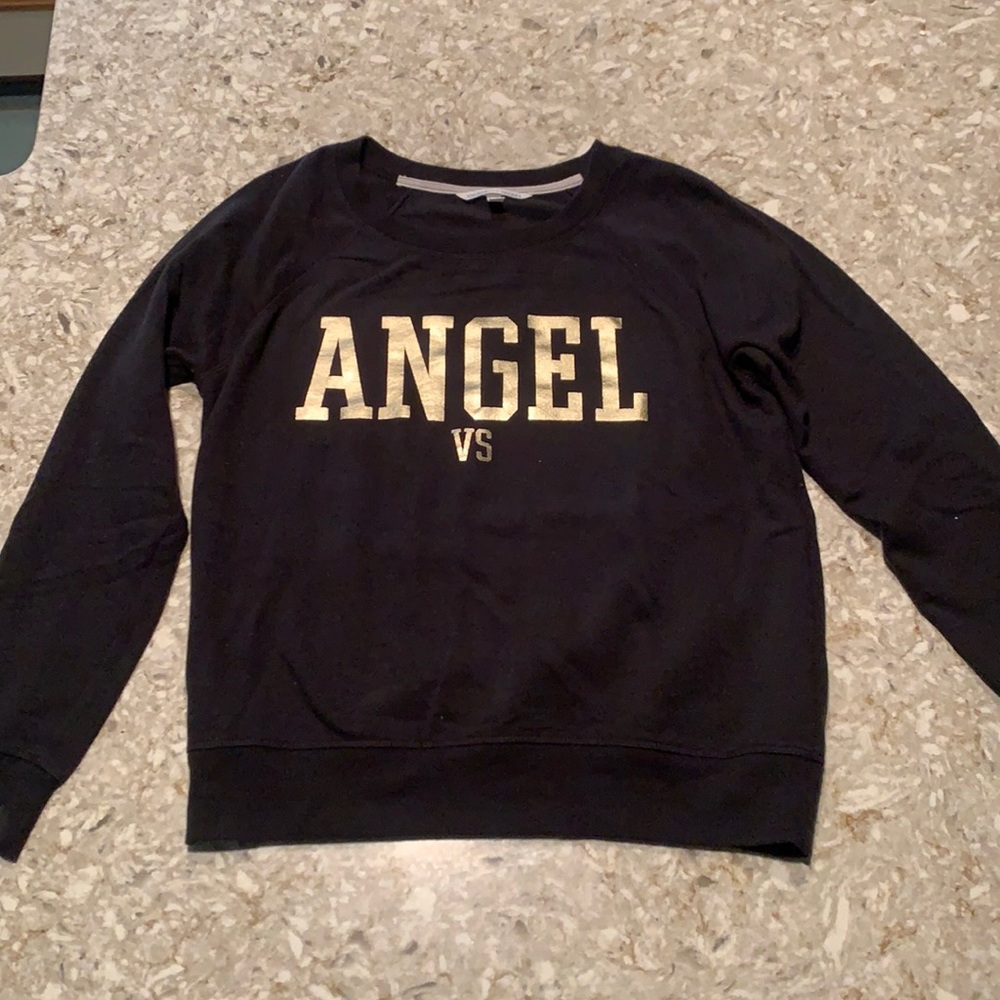 Victoria’s Secret women’s crewneck sweatshirt